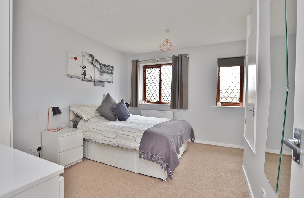  Edward Knight Estate Agents