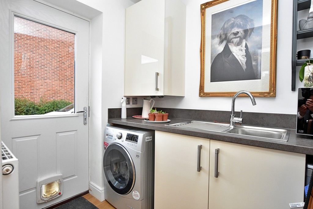 Arkwright Avenue, Coton House Estate , Rugby Edward Knight Estate Agents