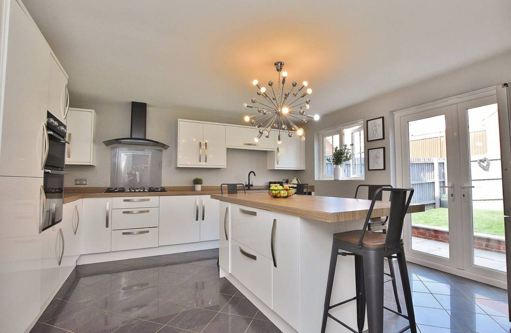 Lancut Hill, Coton Park, Rugby Edward Knight Estate Agents