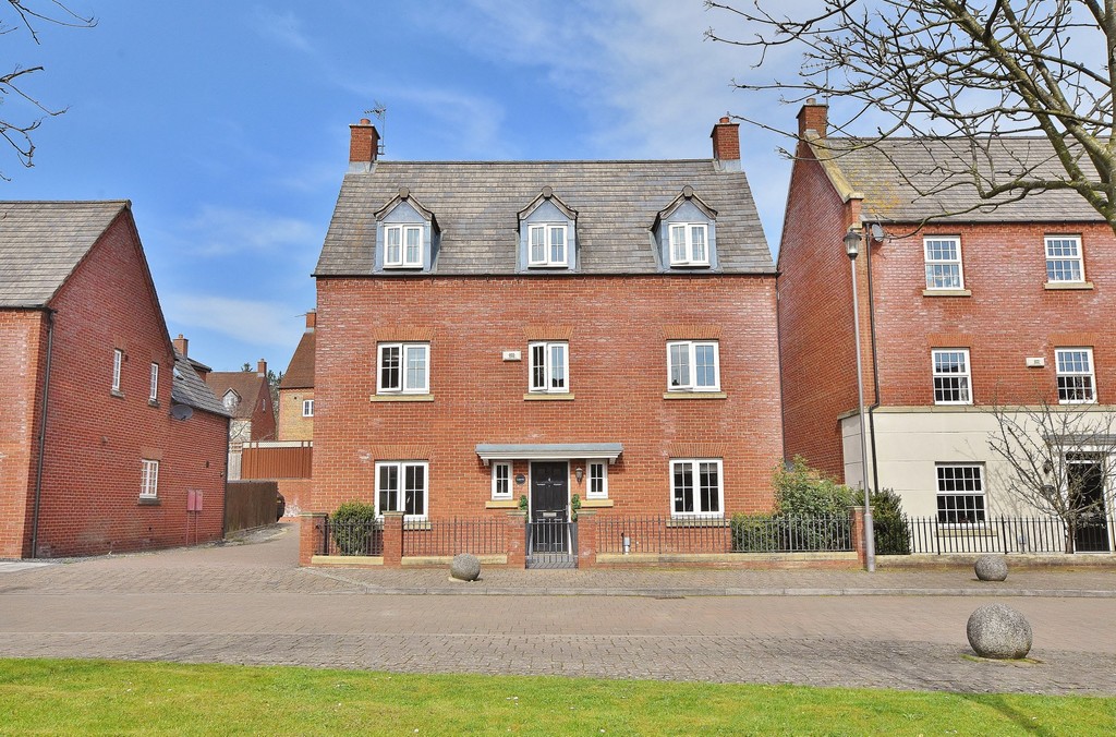 Lancut Hill, Coton Park, Rugby Edward Knight Estate Agents