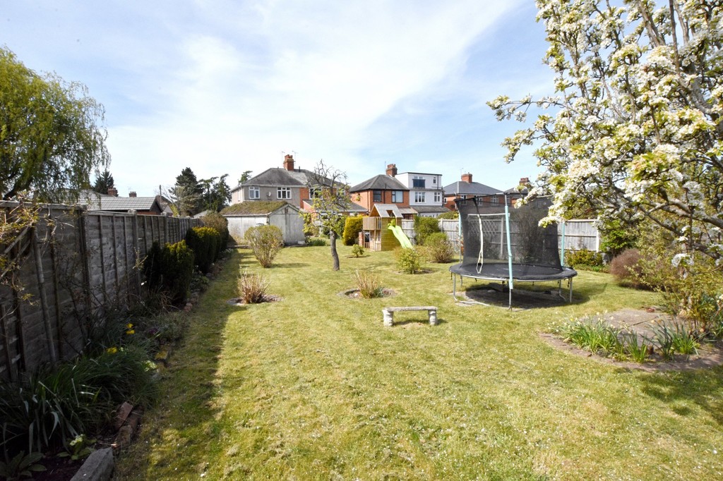 Shenstone Avenue, Hillmorton Edward Knight Estate Agents