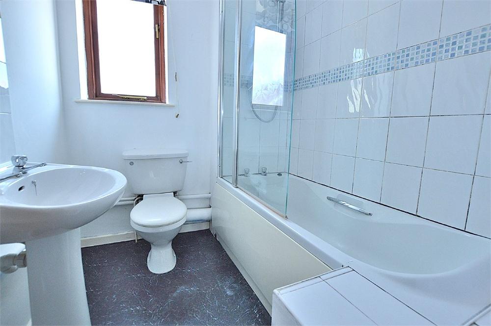 Woodpecker Way, East Hunsbury, Northampton Edward Knight Estate Agents