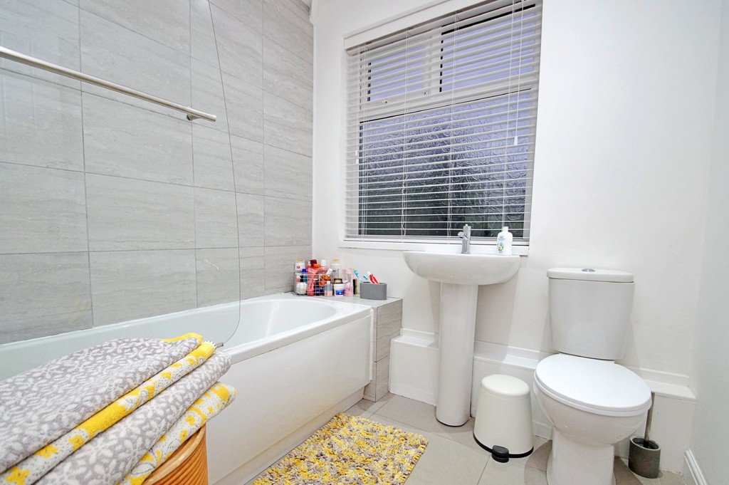 Shenstone Avenue, Rugby Edward Knight Estate Agents