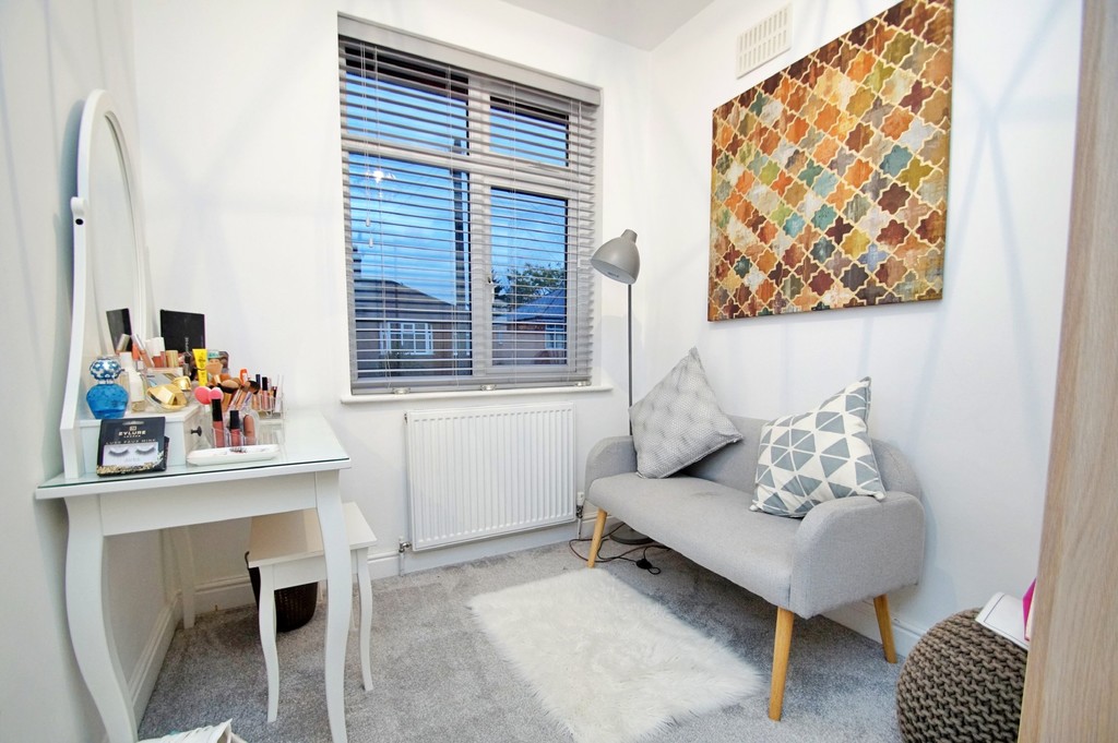 Shenstone Avenue, Rugby Edward Knight Estate Agents