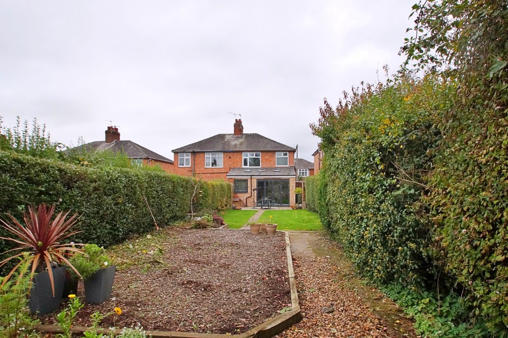 Shenstone Avenue, Rugby Edward Knight Estate Agents