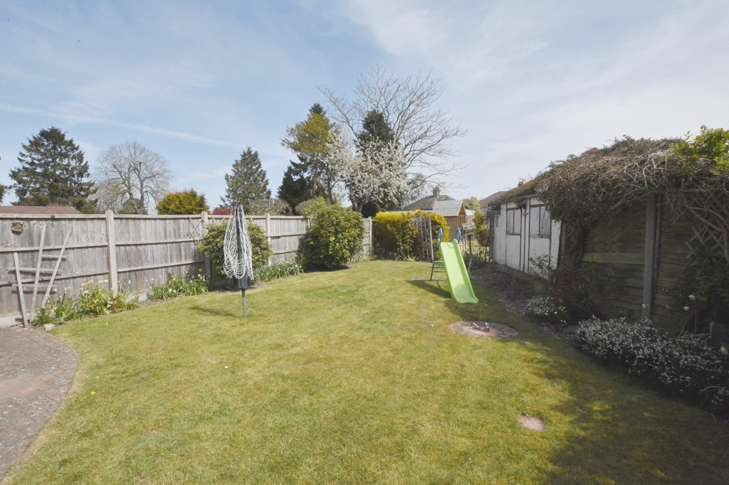 Shenstone Avenue, Hillmorton Edward Knight Estate Agents