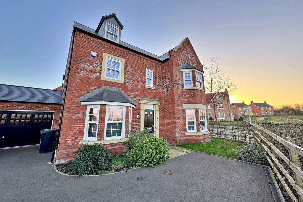 Caradon Way, Houlton, Rugby