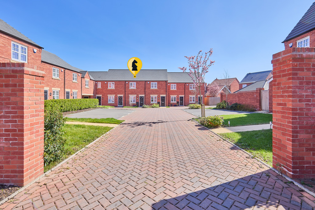 Caradon Way, Houlton