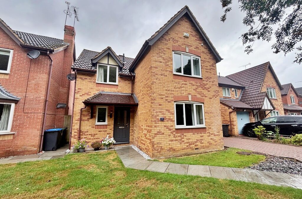 Ilmer Close, Strawberry Fields