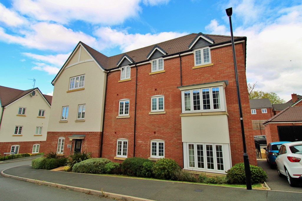 Magnolia Avenue, Eden Park