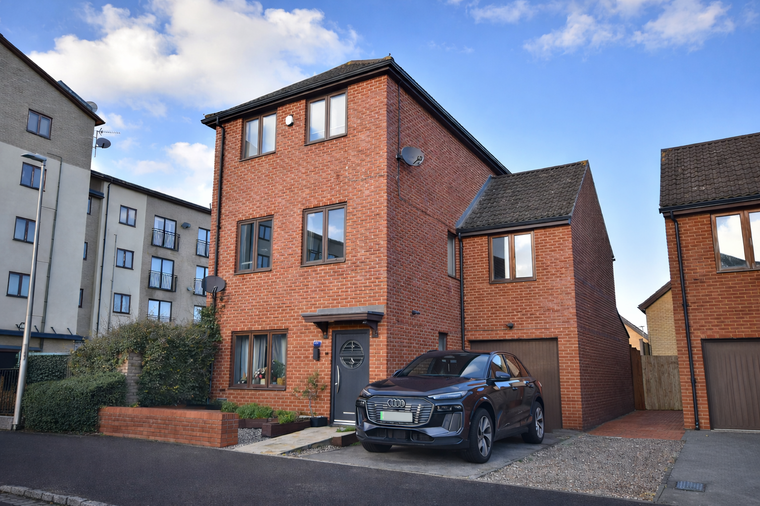 Oakworth Avenue, Milton Keynes