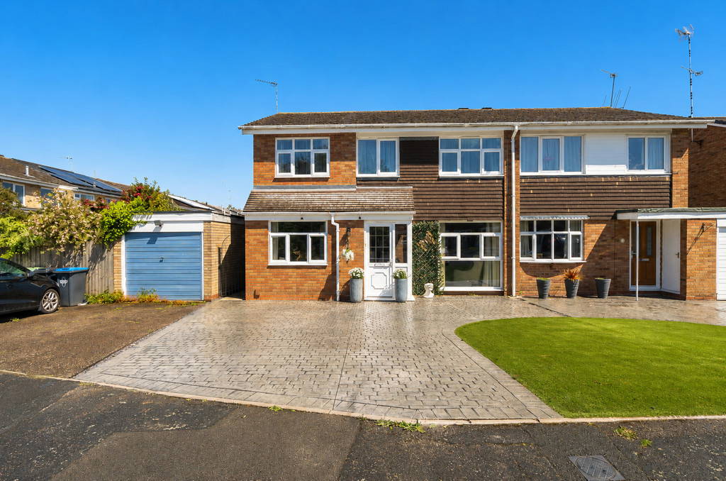 Weston Close, Dunchurch