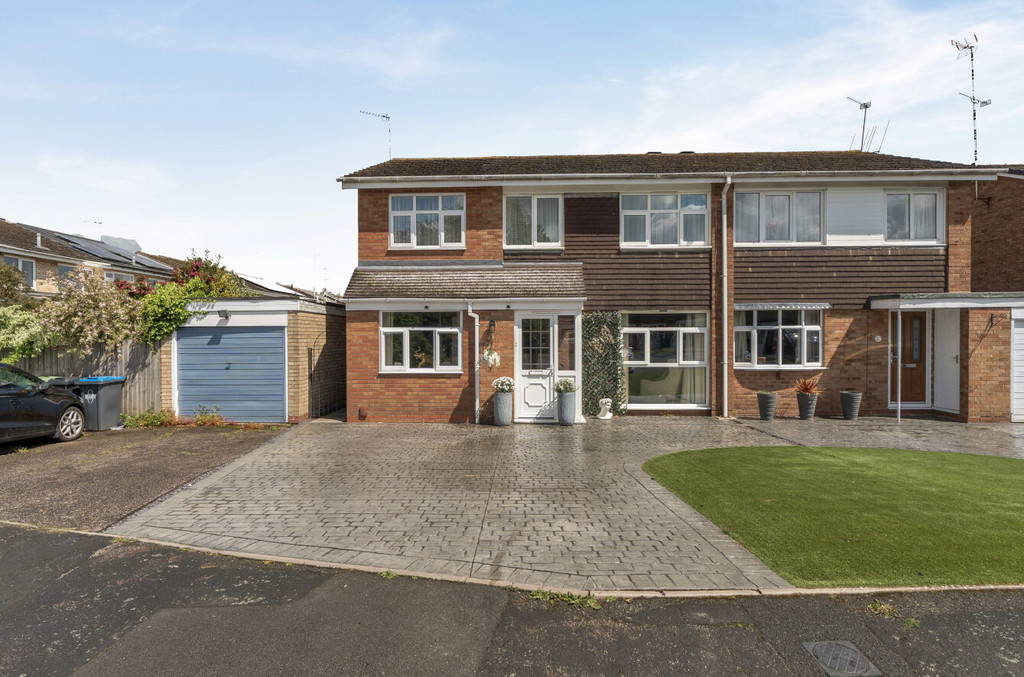 Weston Close, Dunchurch