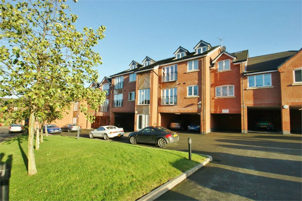 Charles Warren Close, Rugby