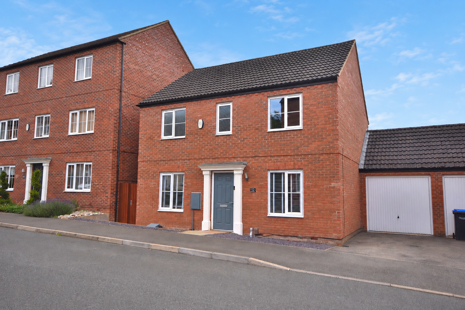 Hedgerow Lane, Northampton
