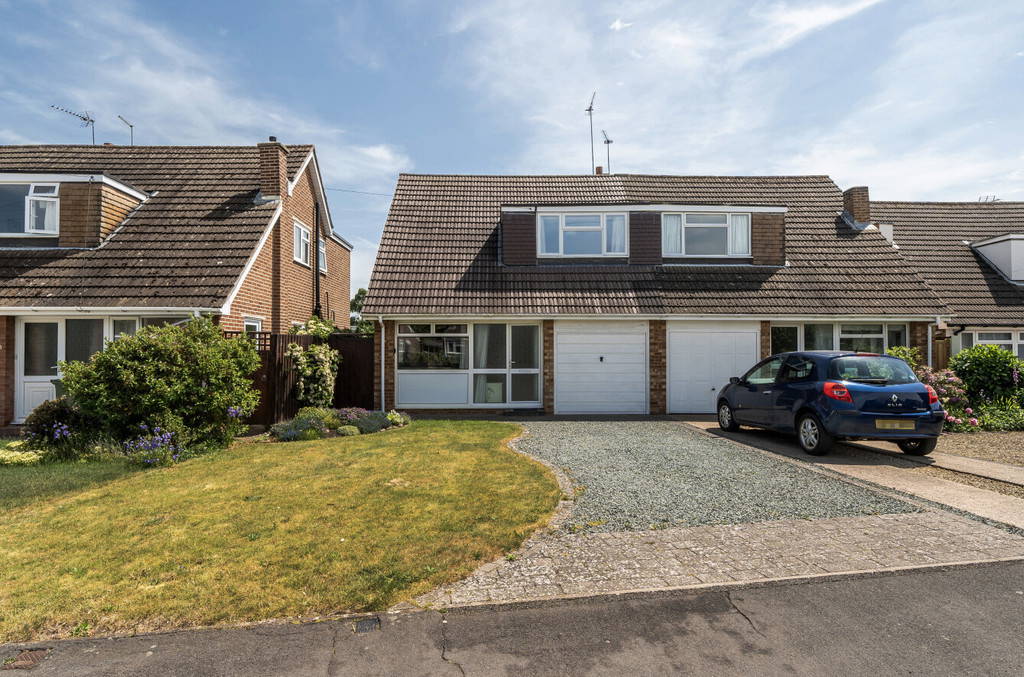 Plantagenet Drive, Woodlands