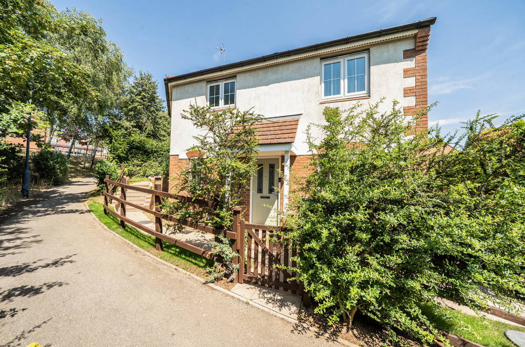 Farnborough Avenue, Bilton
