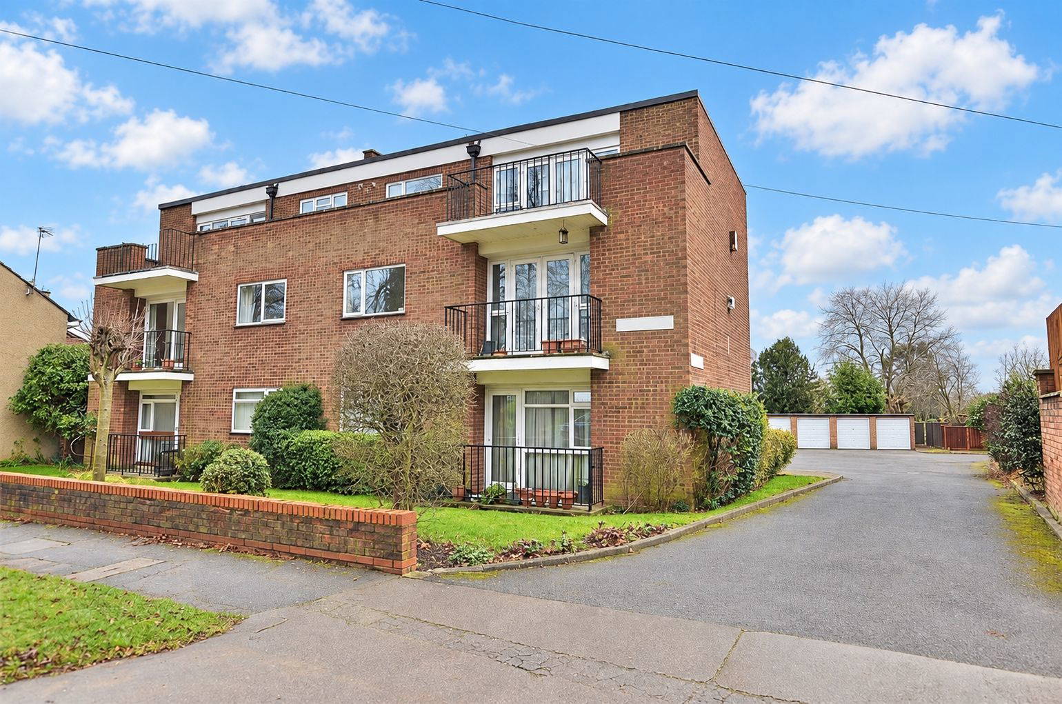 Warwick House, Dallington